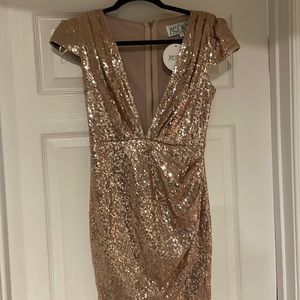 Mini gold sparkly dress from Xenia boutique